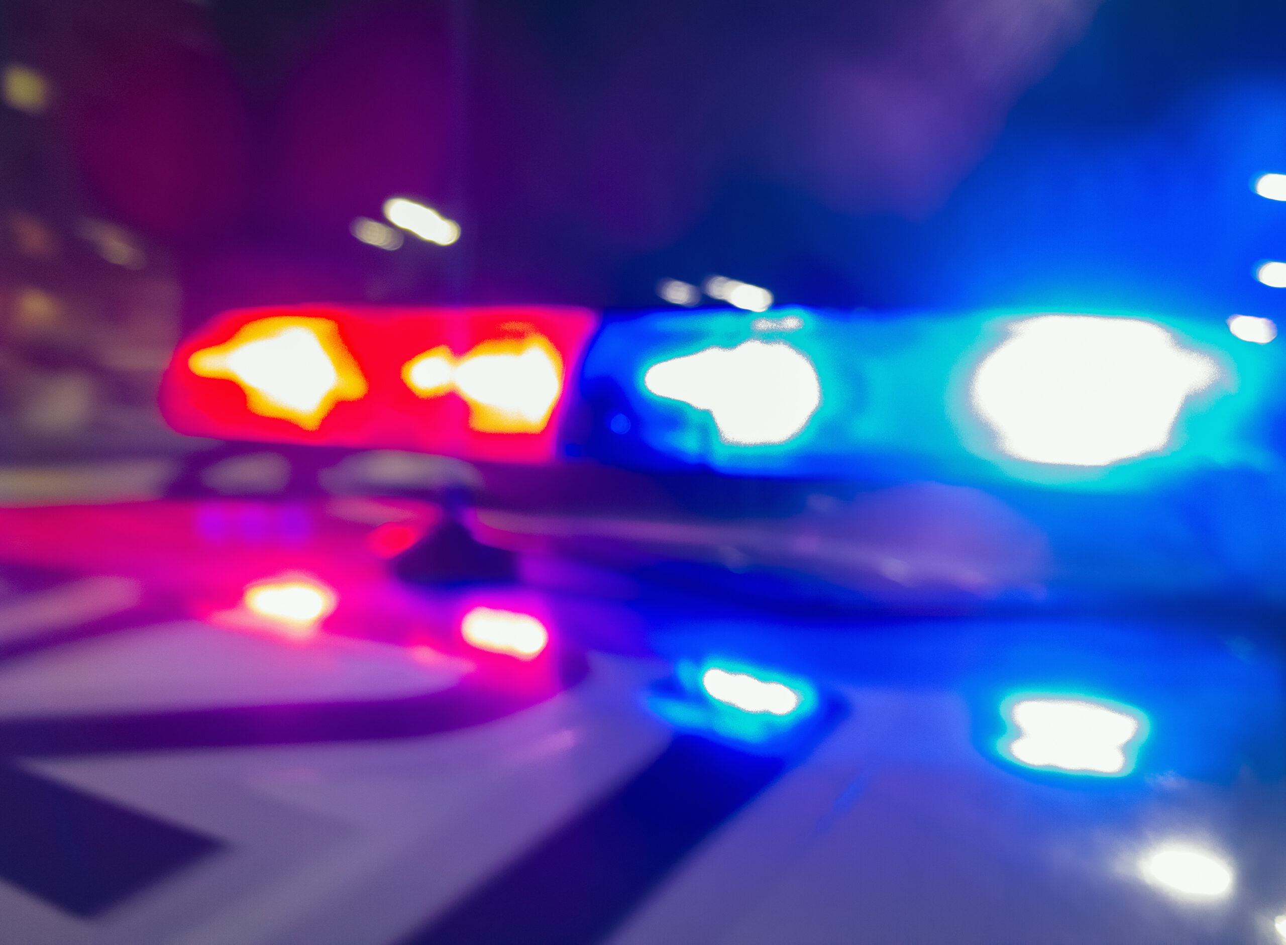 Preocupación por Vigilancia de Hombre en Ventanas de Niñas en Wichita